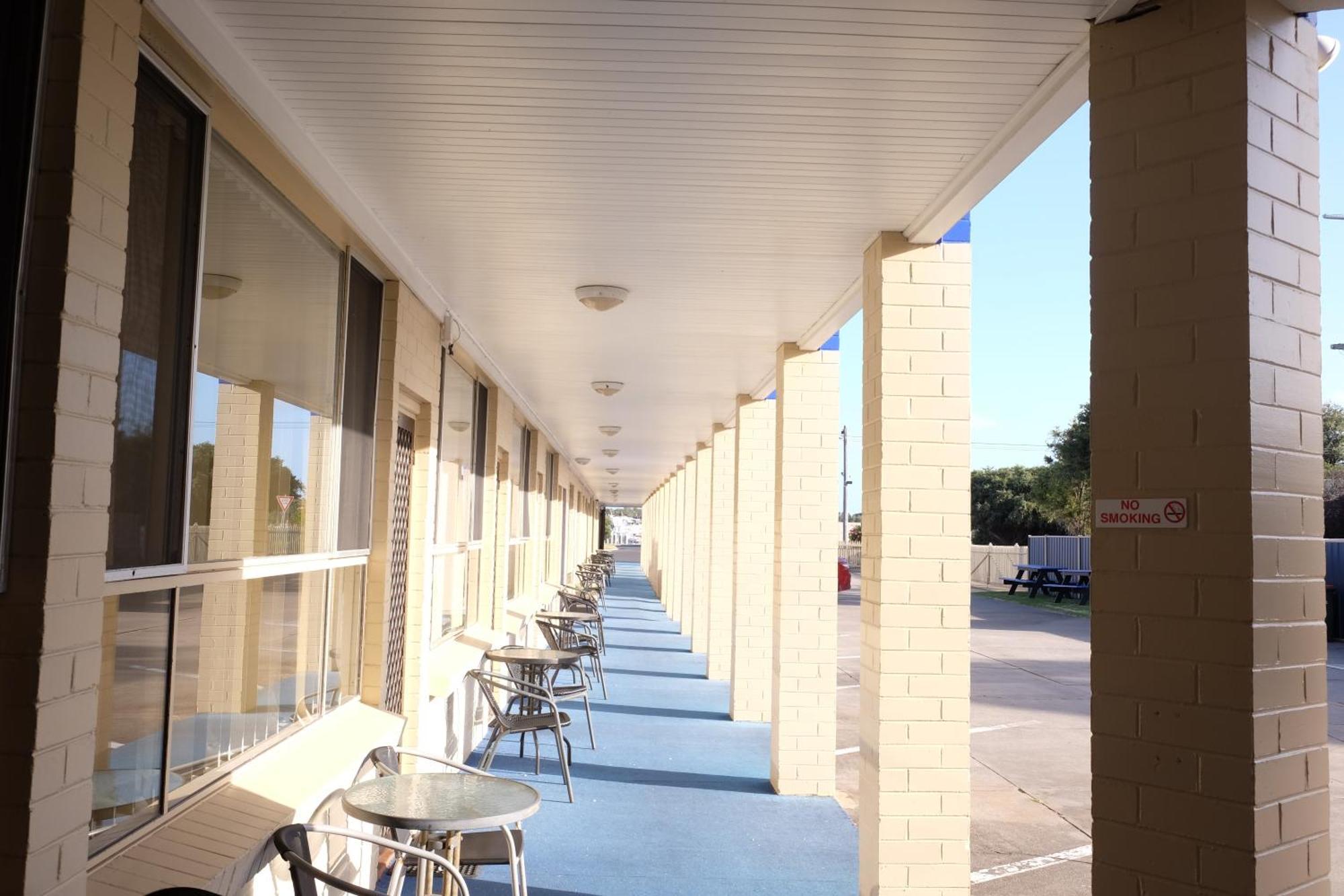Bamboo Motor Inn Lakes Entrance Exterior photo